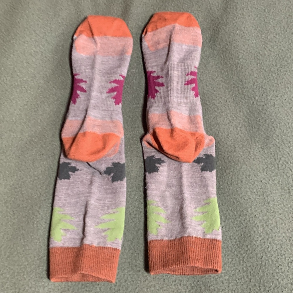 Cabela’s fall themed socks. 2 pair. Never worn. Washed. - Picture 4 of 7
